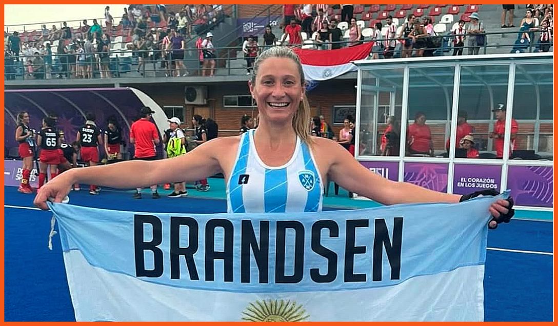 María Eugenia Wallasch, Atlético y Progreso, Argentina, Asunción, Paraguay, Uruguay, Panamericano Master +35