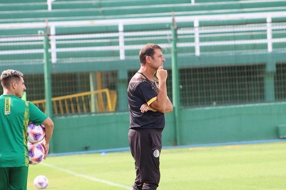 Las Mandarinas, Brandsen, Atlético y Progreso, Estrella de Jeppener, Defensores de Domselaar, Liga Metropolitana San Vicente